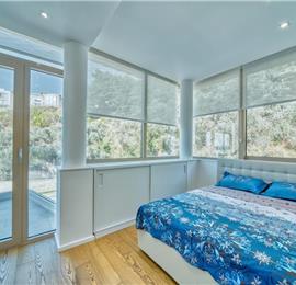 6 bedroom villa with pool and roof terrace, Sveti Staffan, sleeps 12